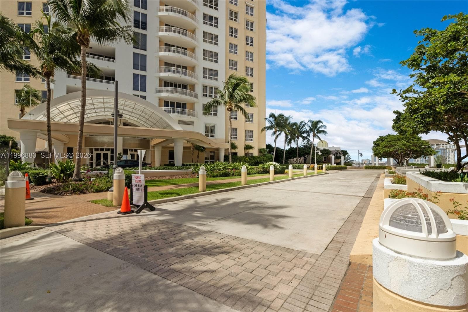 848 Brickell Key Dr # 3905, Miami FL 33131 — 48