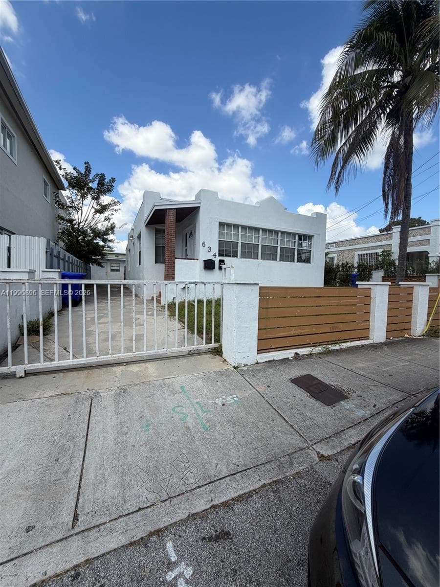 634 SW 10th Ave, Miami FL 33130 — 11