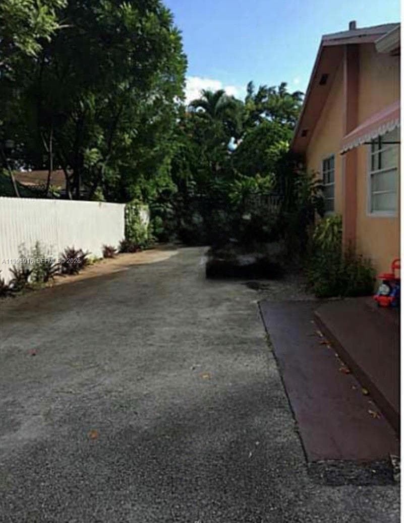 2528 SW 16th St, Miami FL 33145 — 3