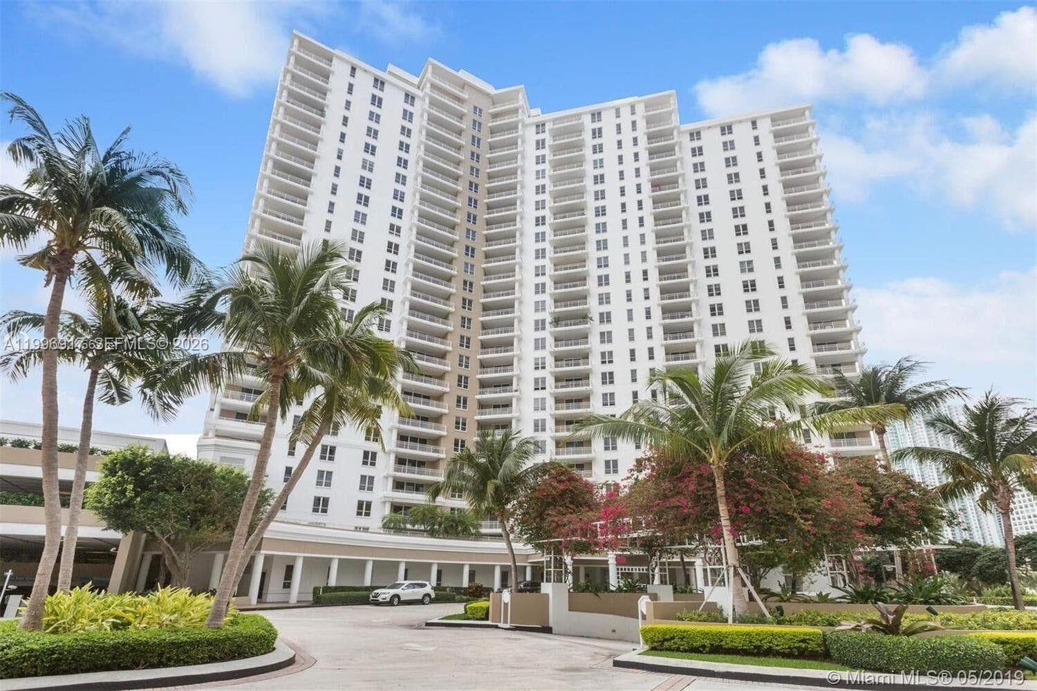 701 Brickell Key Blvd # 1611, Miami FL 33131 — 23