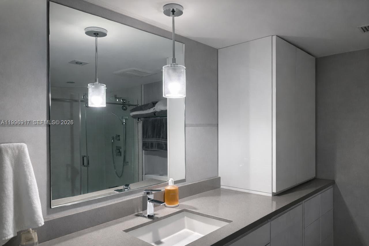 701 Brickell Key Blvd # 1611, Miami FL 33131 — 9