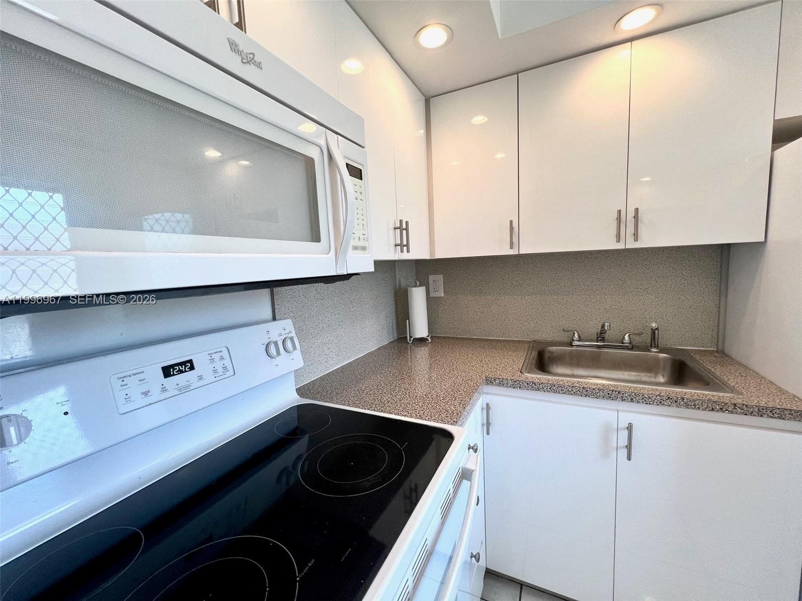 3030 Marcos Dr # T302, Aventura FL 33160 — 11