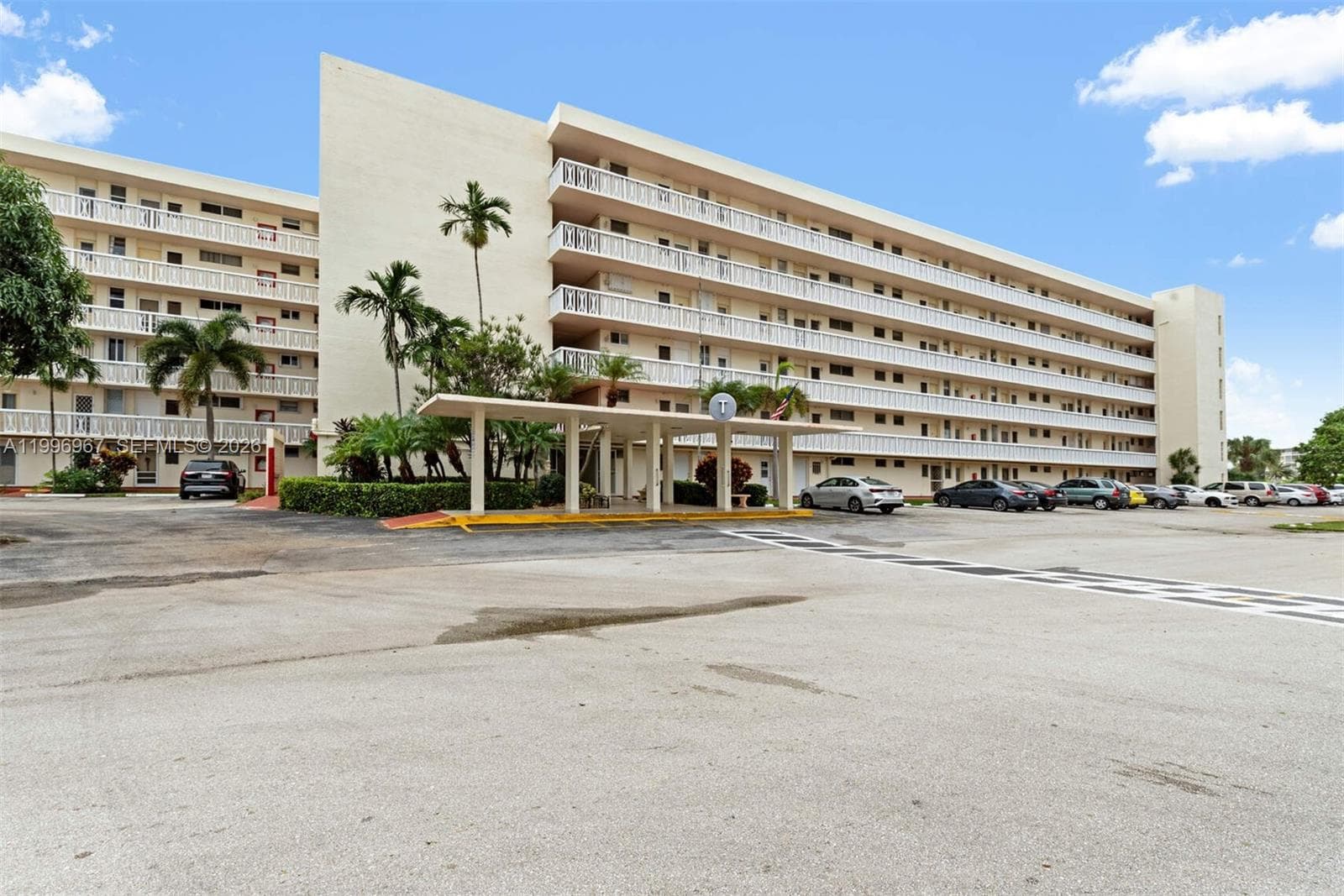 3030 Marcos Dr # T302, Aventura FL 33160 — 35
