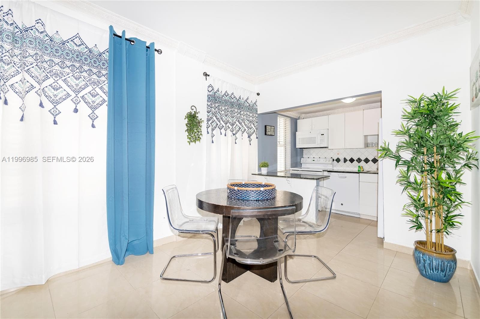 918 Ocean Dr # 202, Miami Beach FL 33139 — 17