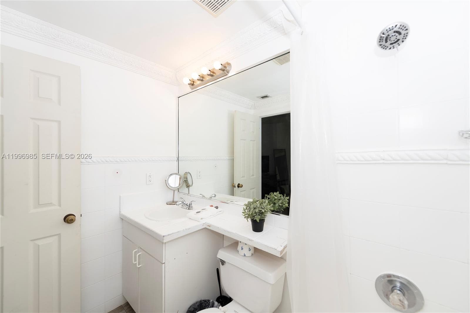 918 Ocean Dr # 202, Miami Beach FL 33139 — 16