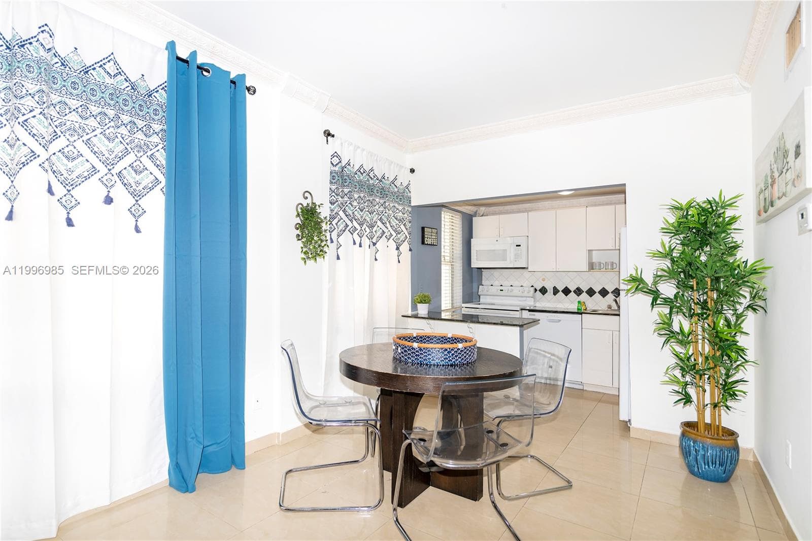 918 Ocean Dr # 202, Miami Beach FL 33139 — 18