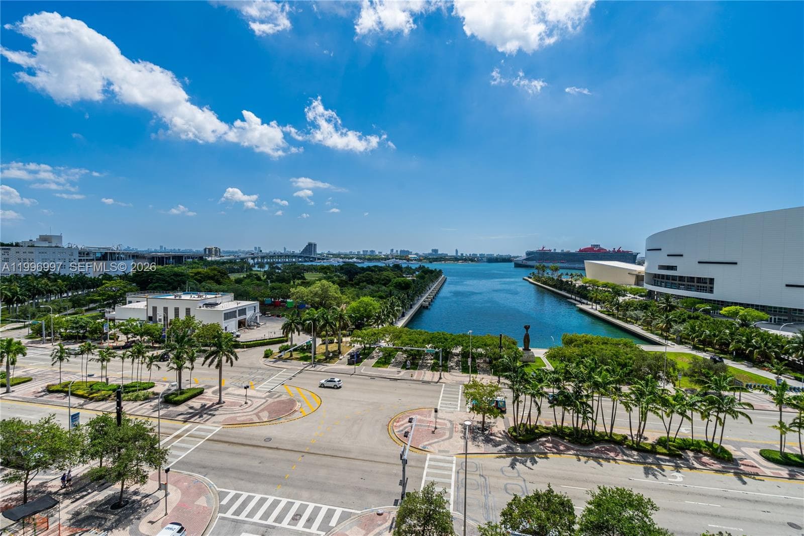 888 Biscayne Boulevard # 812, Miami FL 33132 — 27
