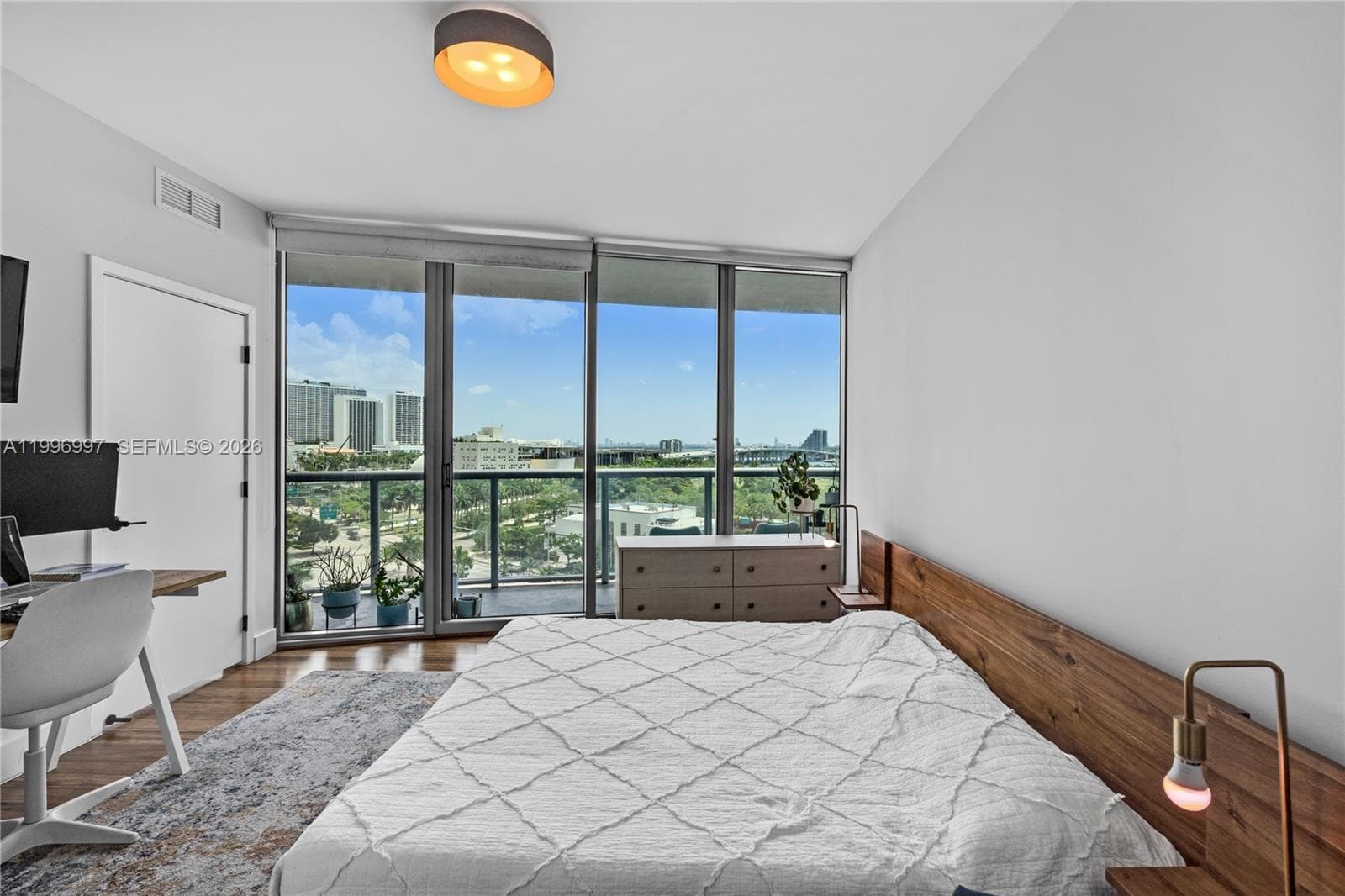 888 Biscayne Boulevard # 812, Miami FL 33132 — 13