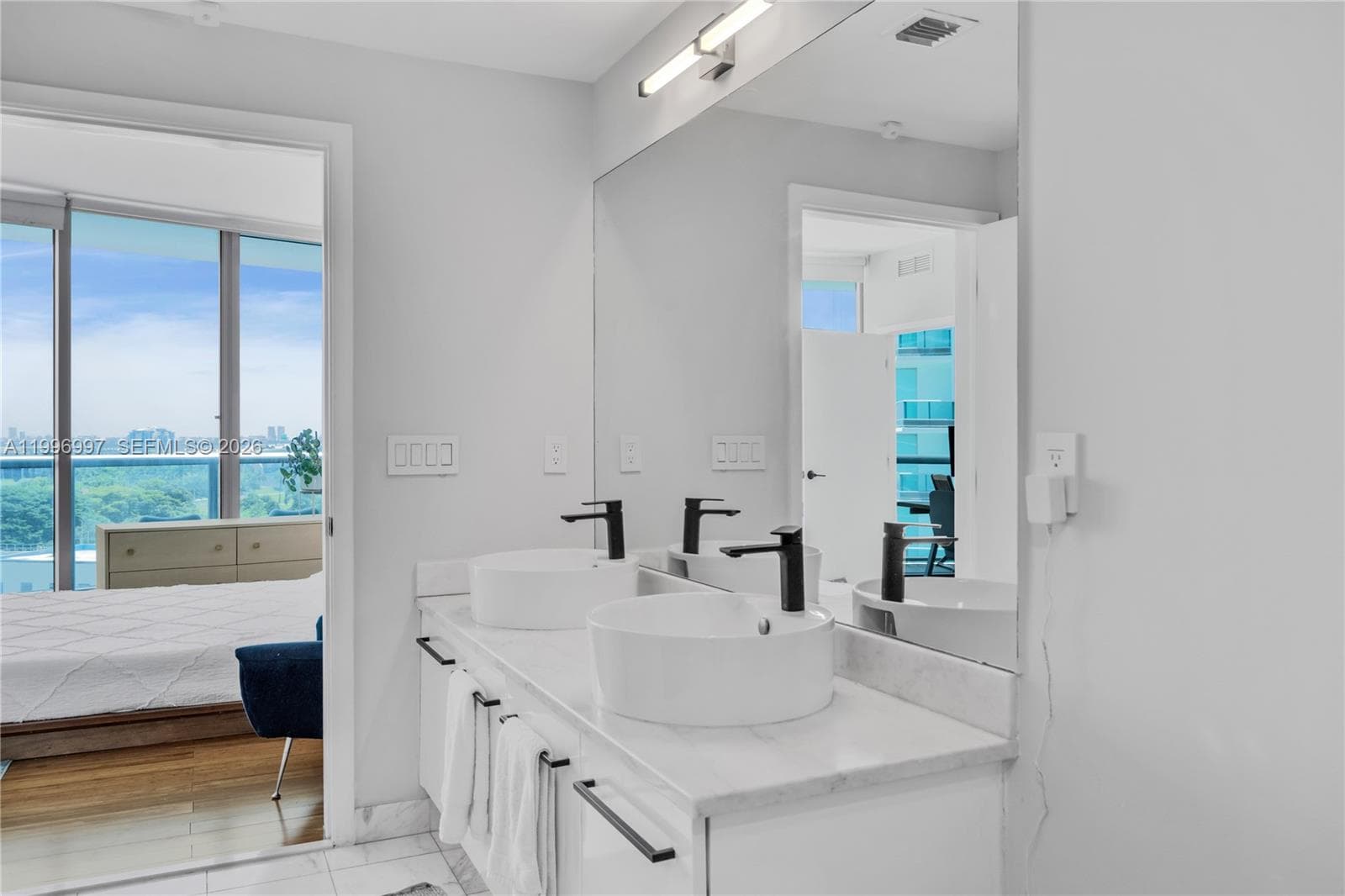 888 Biscayne Boulevard # 812, Miami FL 33132 — 16