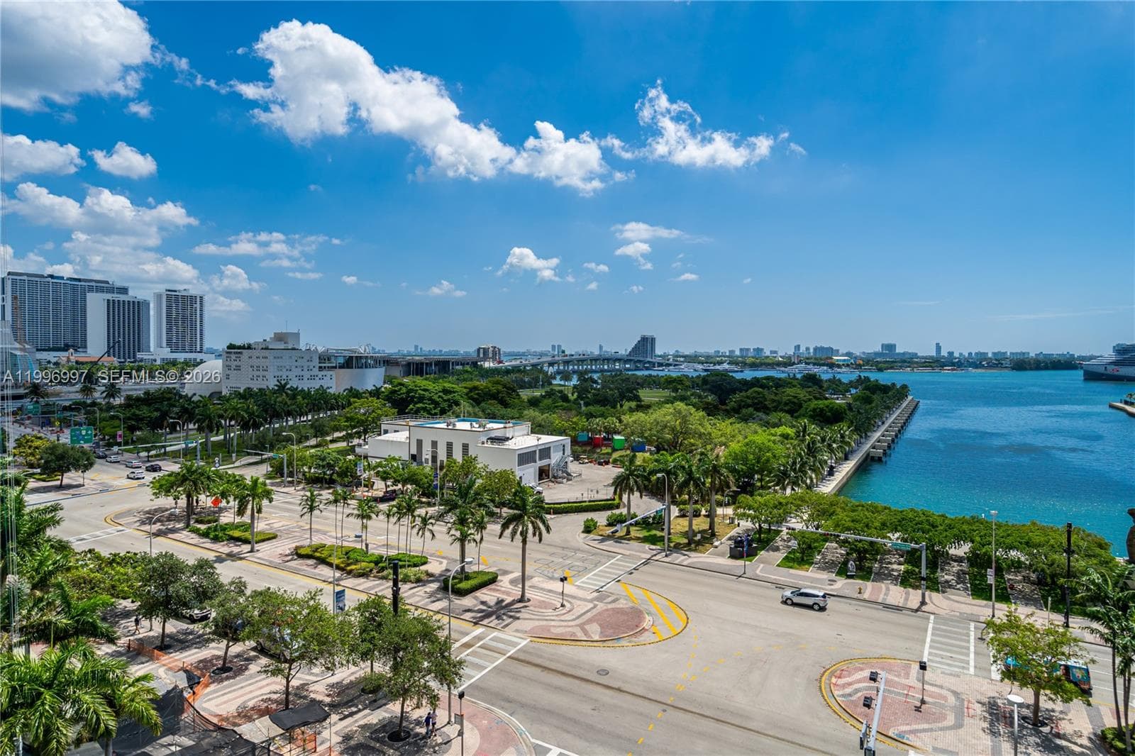 888 Biscayne Boulevard # 812, Miami FL 33132 — 28