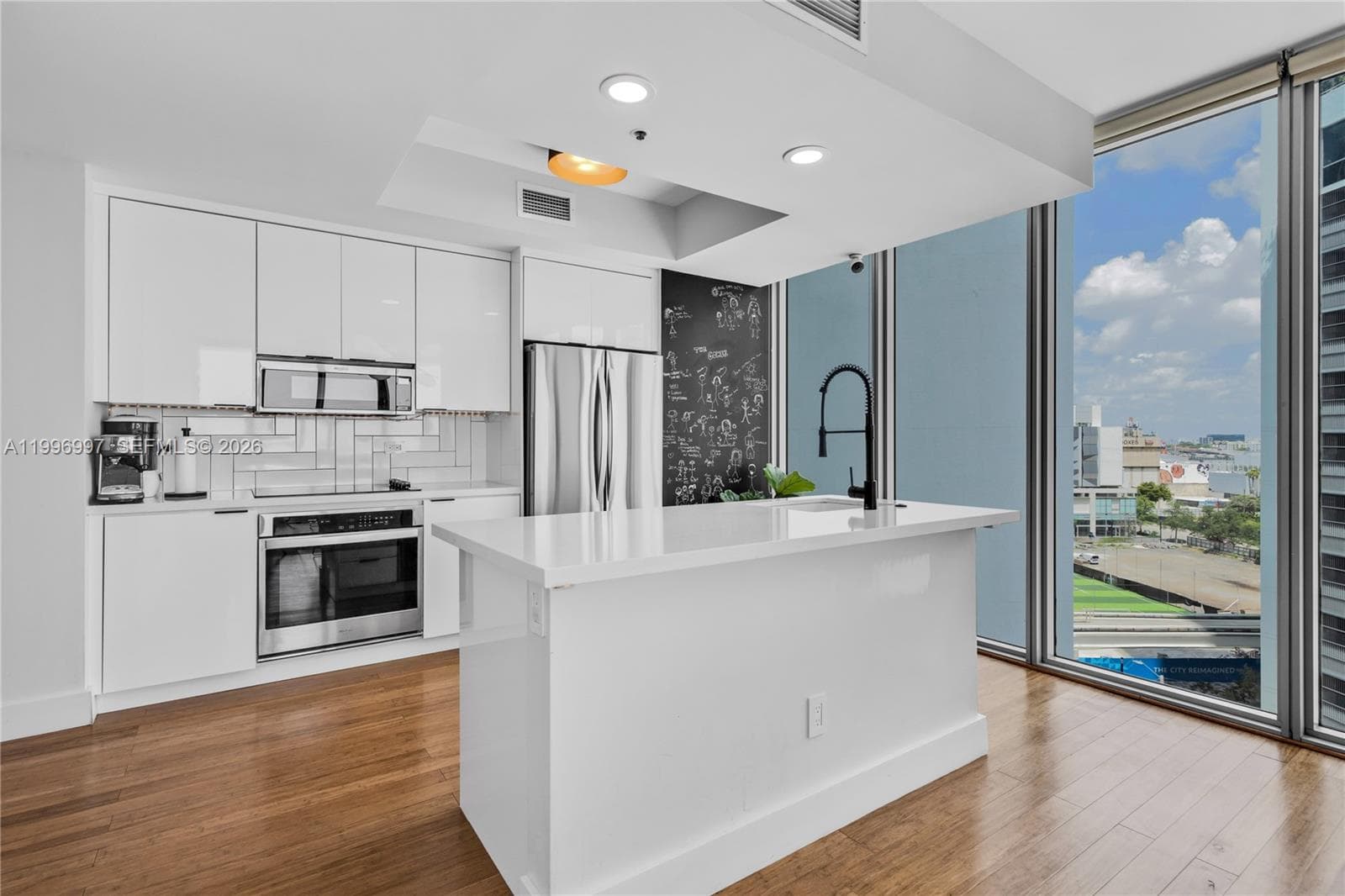 888 Biscayne Boulevard # 812, Miami FL 33132 — 9