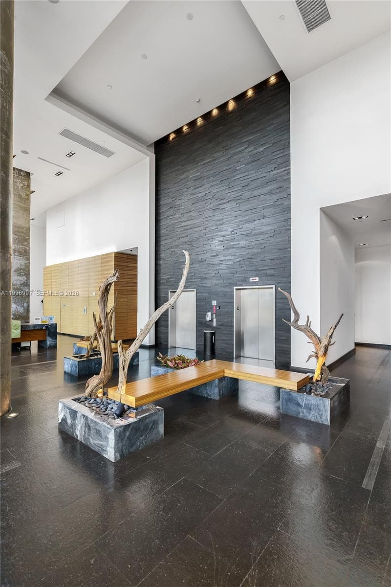 888 Biscayne Boulevard # 812, Miami FL 33132 — 35