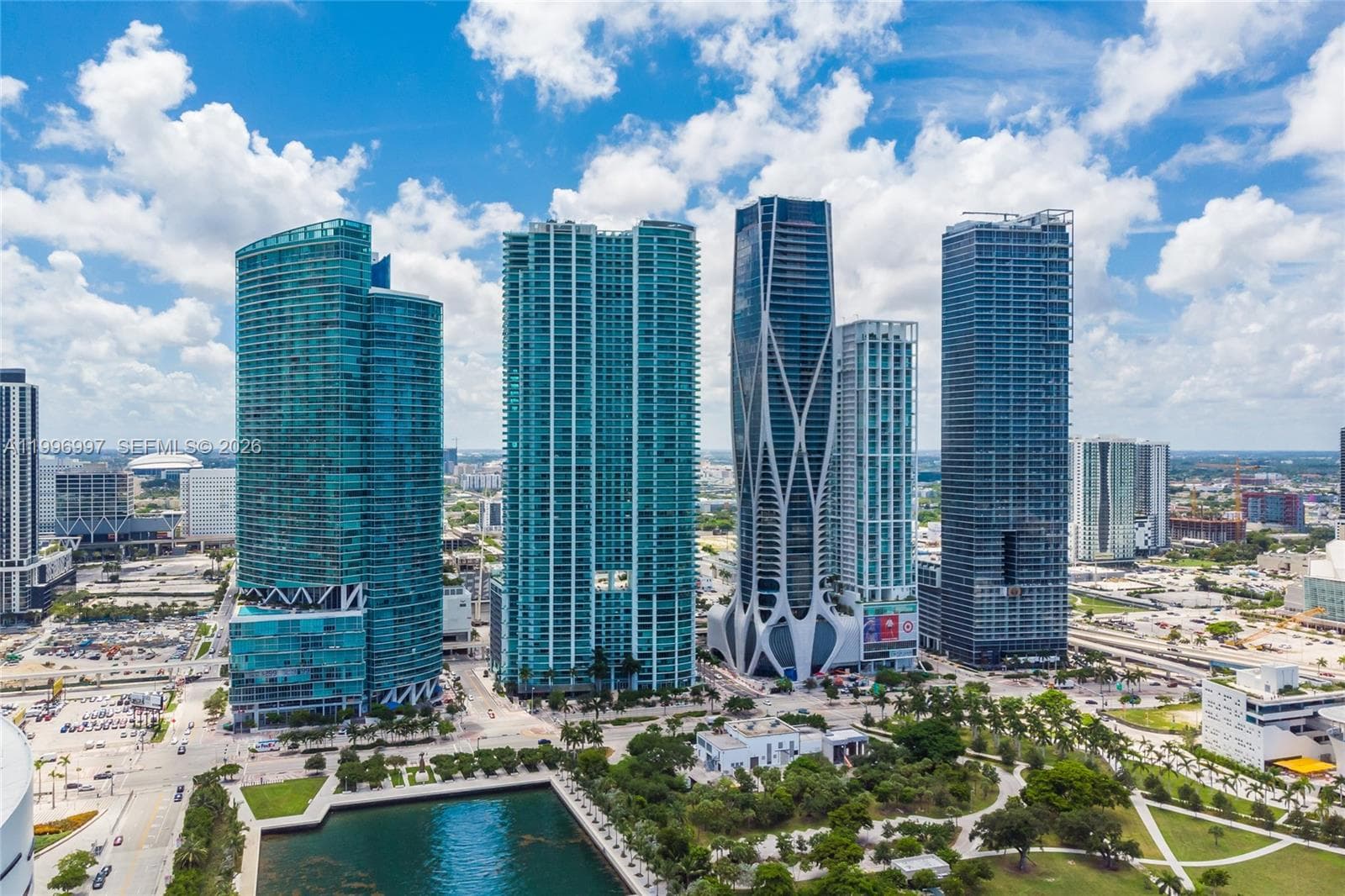 888 Biscayne Boulevard # 812, Miami FL 33132 — 29