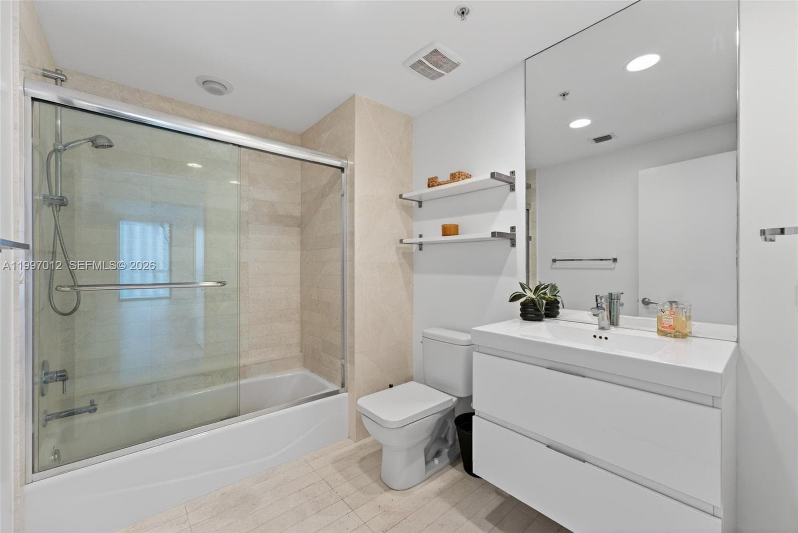 17301 Biscayne Blvd # 1401, North Miami Beach FL 33160 — 15