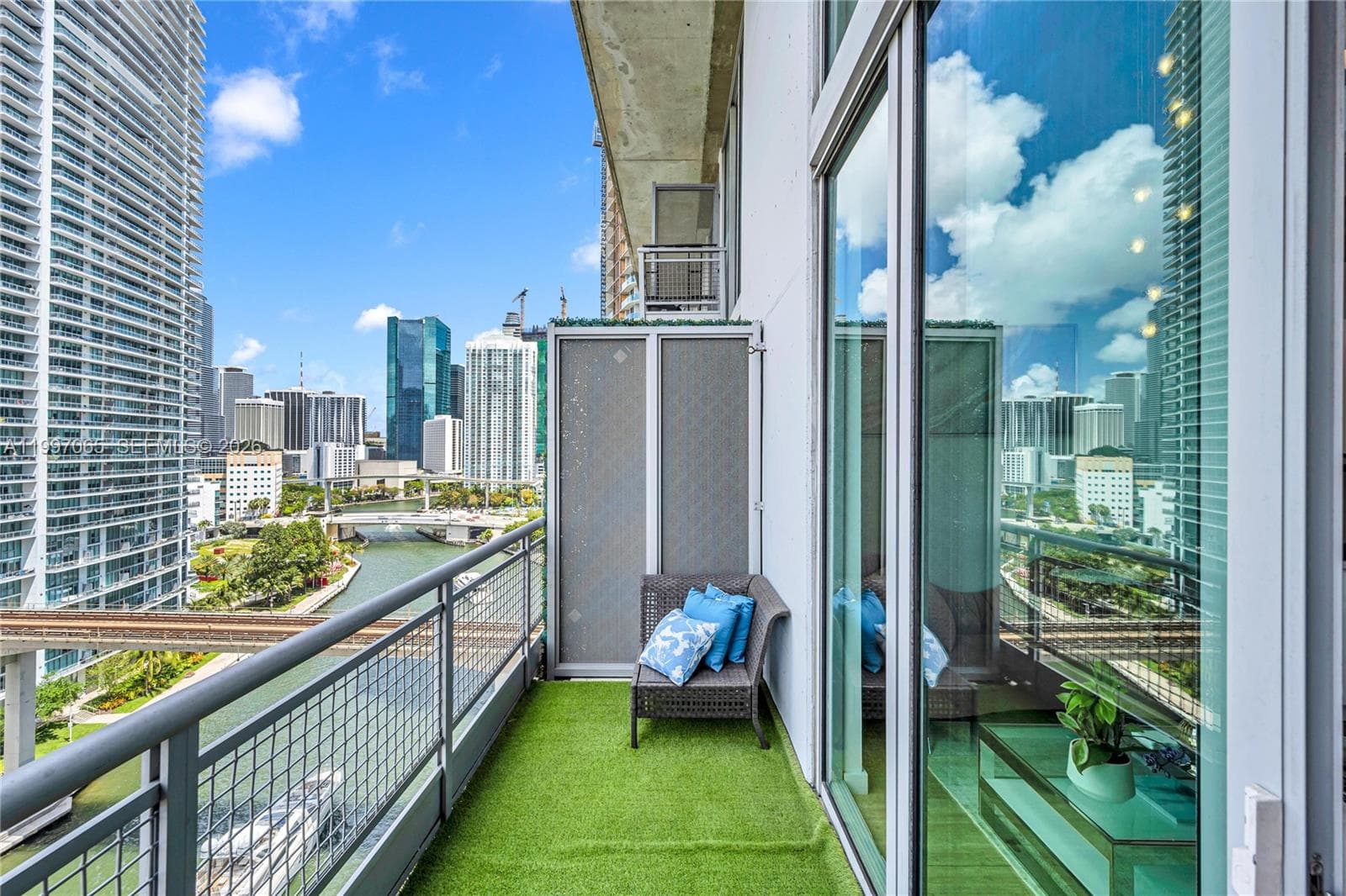 690 SW 1st Ct # 1709, Miami FL 33130 — 3