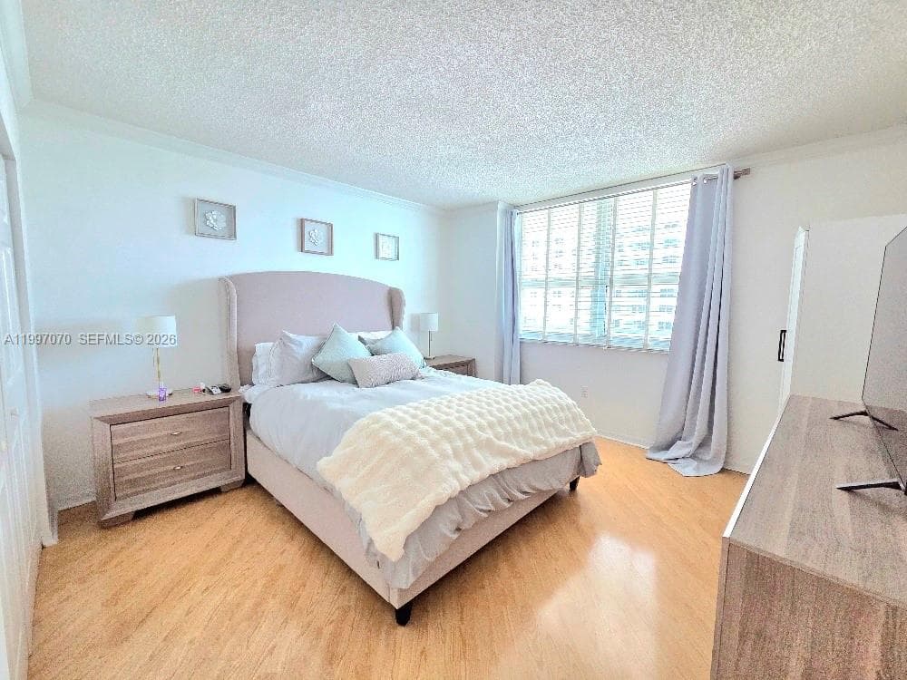 1155 Brickell Bay Dr # 2006, Miami FL 33131 — 10