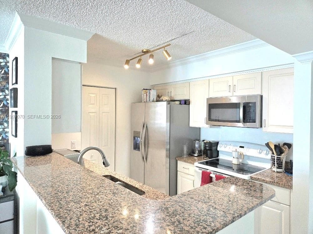 1155 Brickell Bay Dr # 2006, Miami FL 33131 — 15