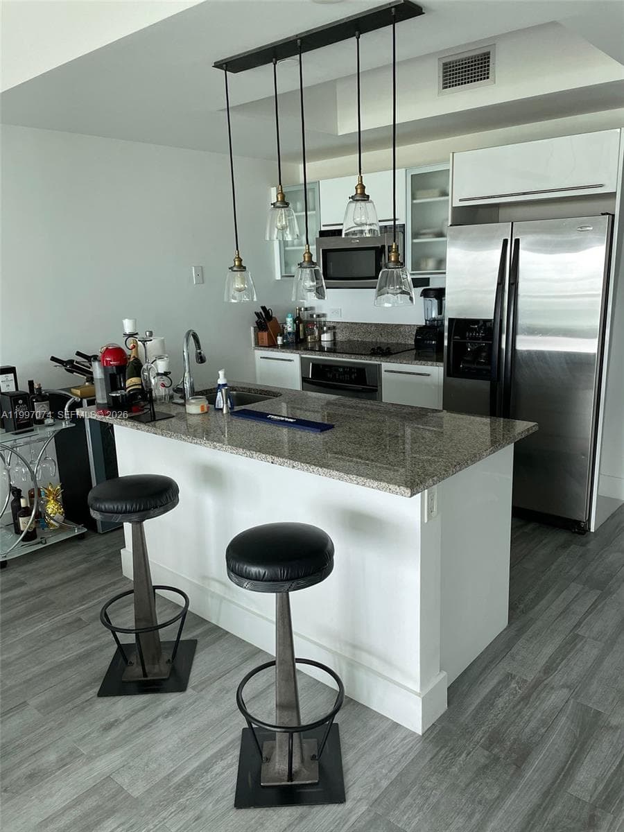 888 Biscayne Blvd # 1810, Miami FL 33132 — 22