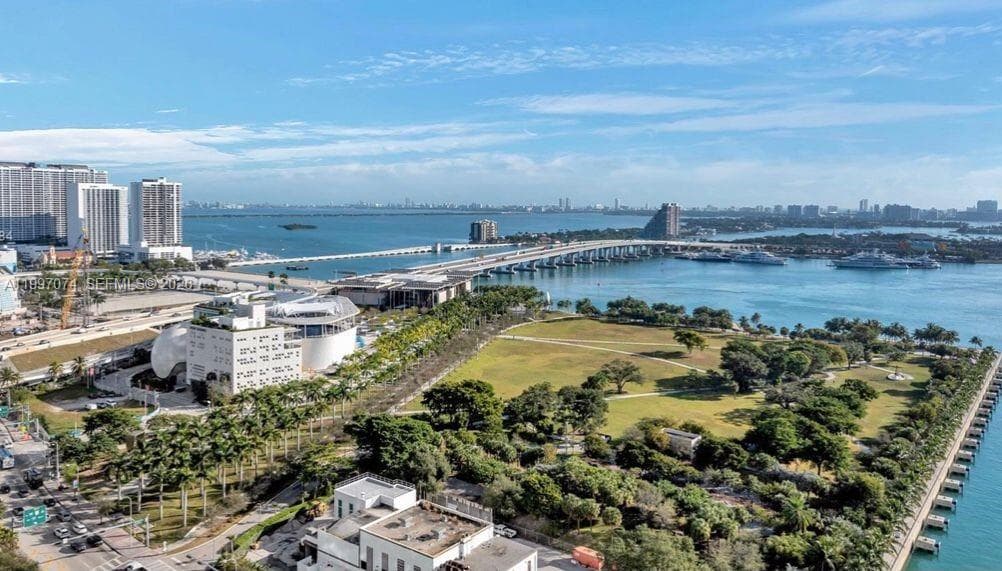 888 Biscayne Blvd # 1810, Miami FL 33132 — 7