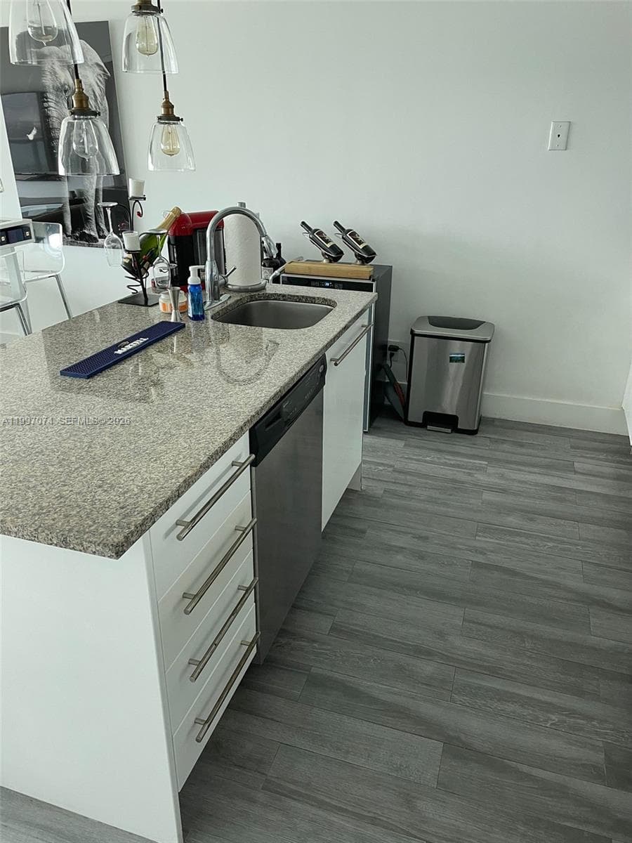 888 Biscayne Blvd # 1810, Miami FL 33132 — 21
