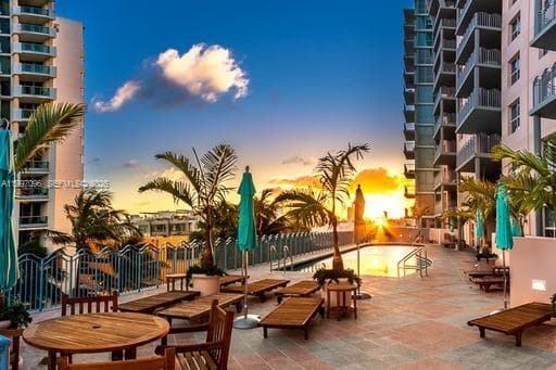1500 Ocean Dr # 05, Miami Beach FL 33139 — 63