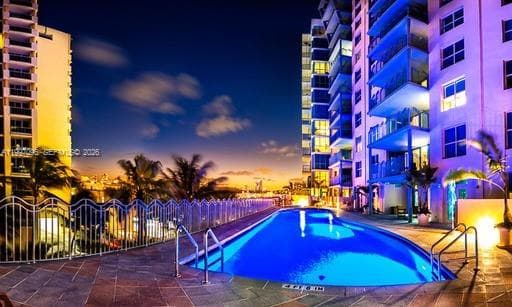 1500 Ocean Dr # 05, Miami Beach FL 33139 — 59