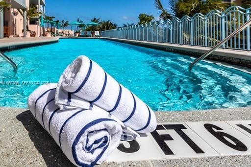 1500 Ocean Dr # 05, Miami Beach FL 33139 — 60