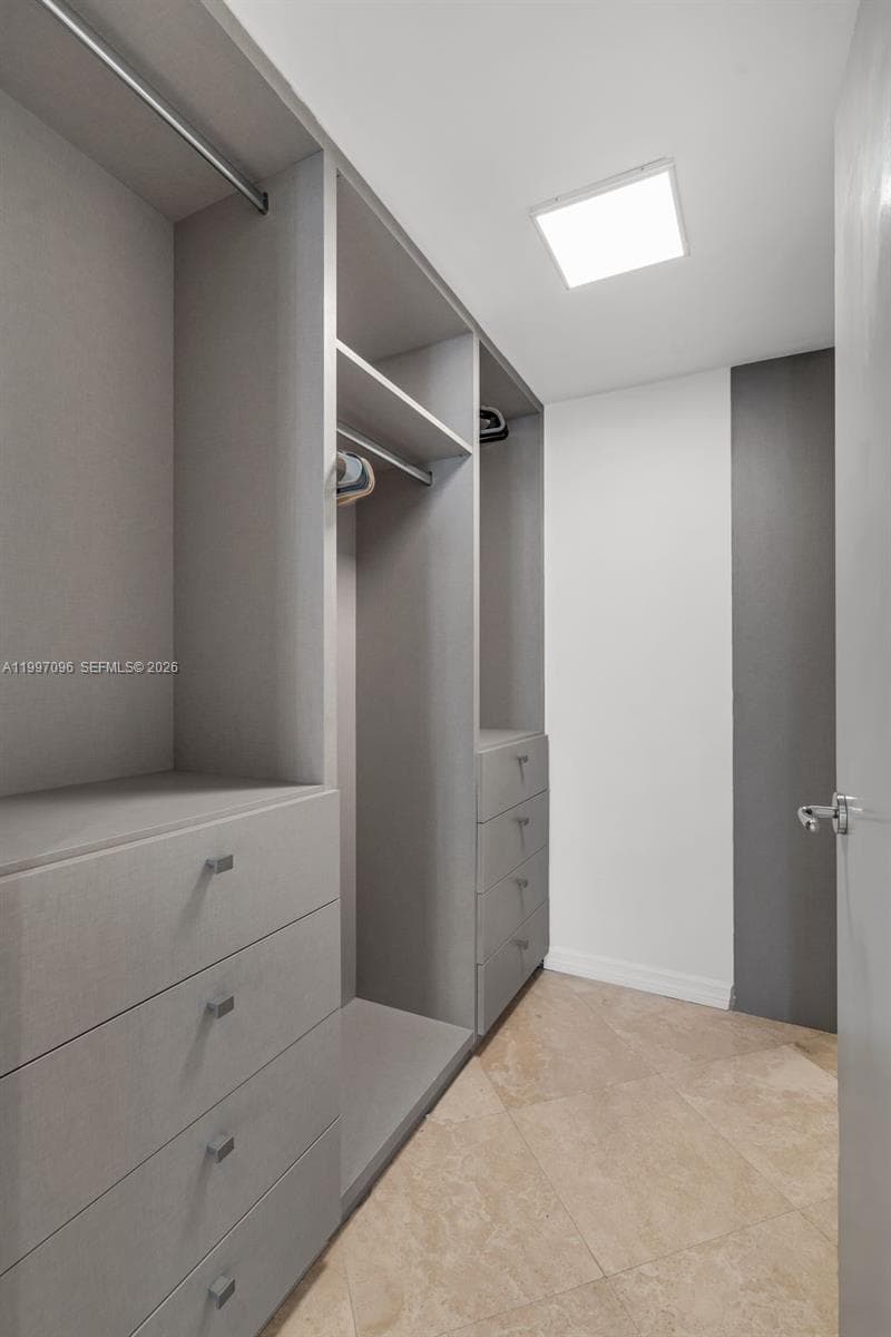1500 Ocean Dr # 05, Miami Beach FL 33139 — 25