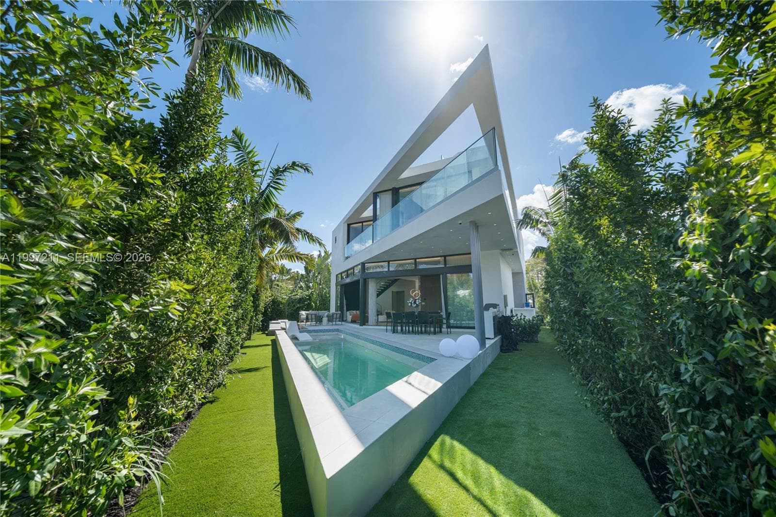 1045 W 47th Ct, Miami Beach FL 33140 — 35