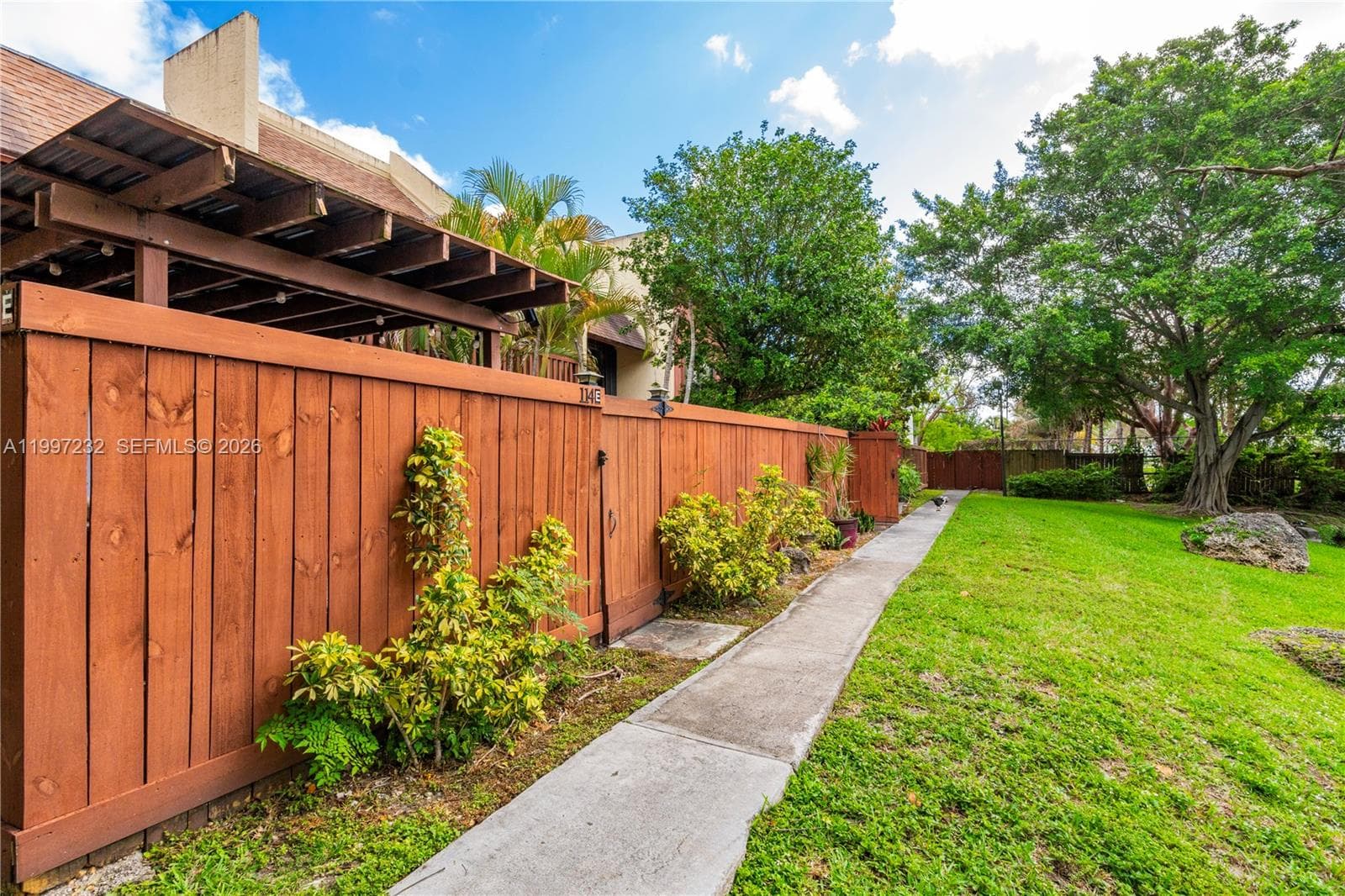 6724 SW 114th Pl, Miami FL 33173 — 1