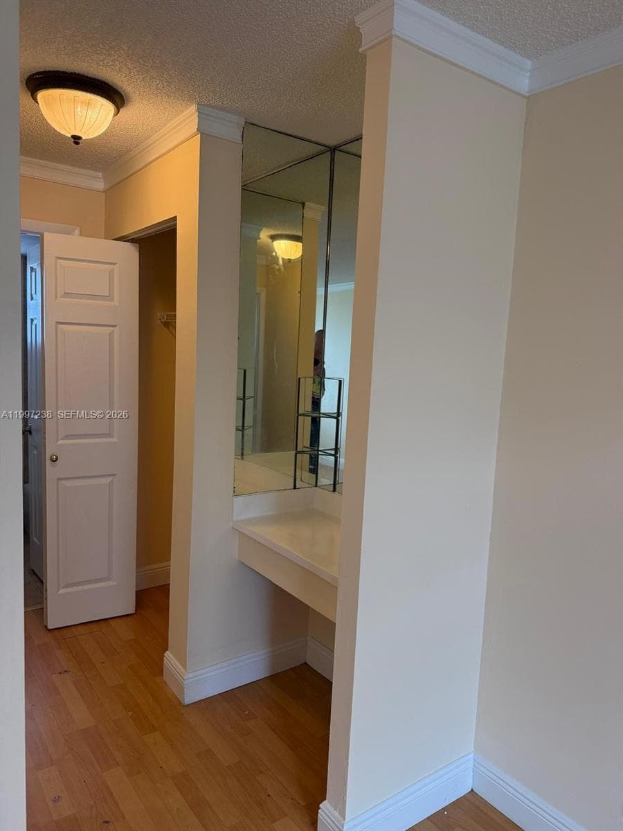 447 NE 195th St # 309, Miami FL 33179 — 17