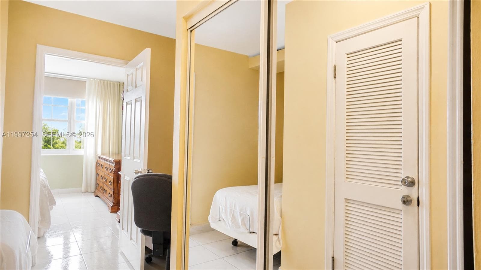 100 Lincoln Rd # 422, Miami Beach FL 33139 — 12