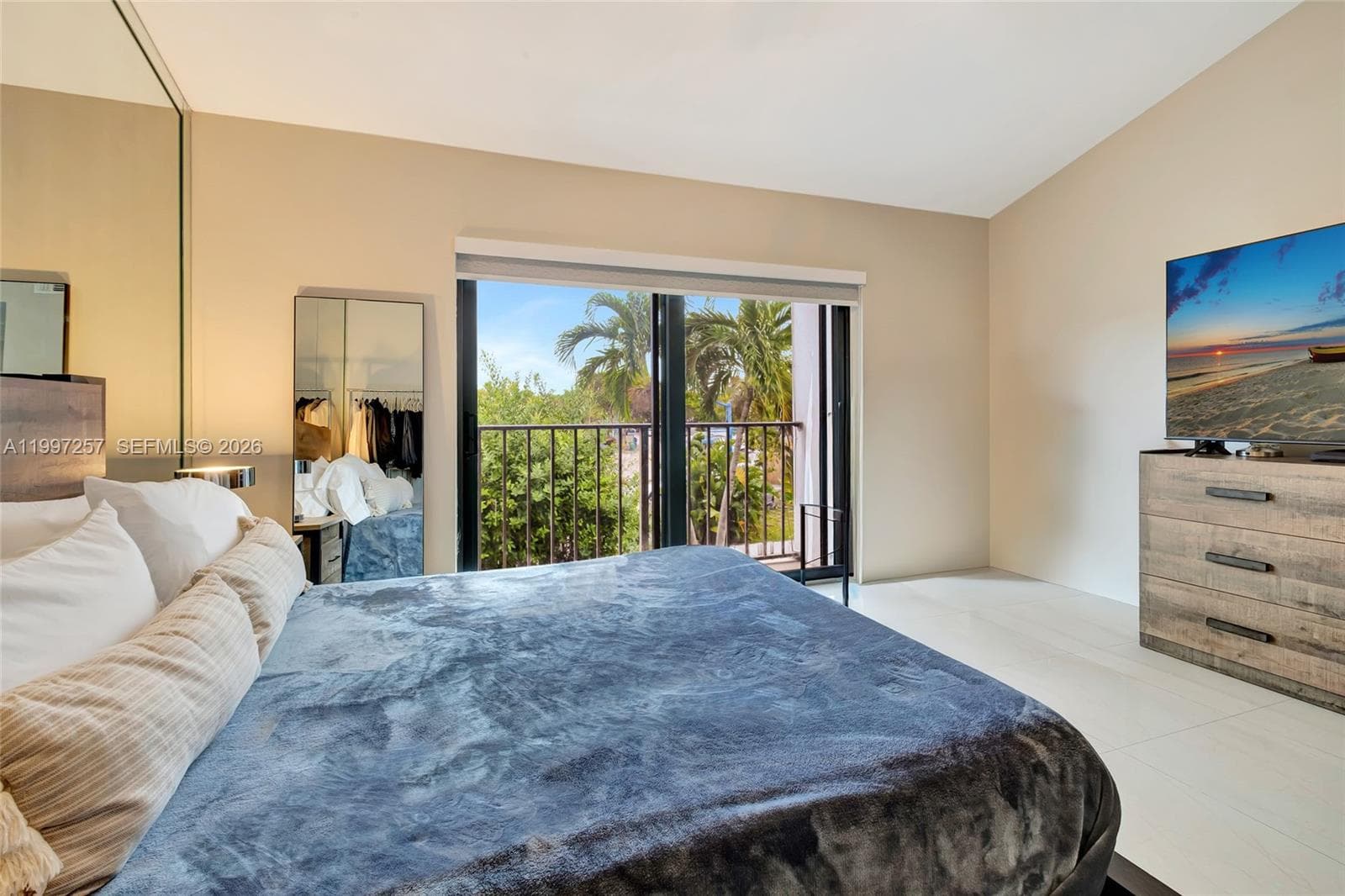 21300 San Simeon Way # K2, Miami FL 33179 — 17