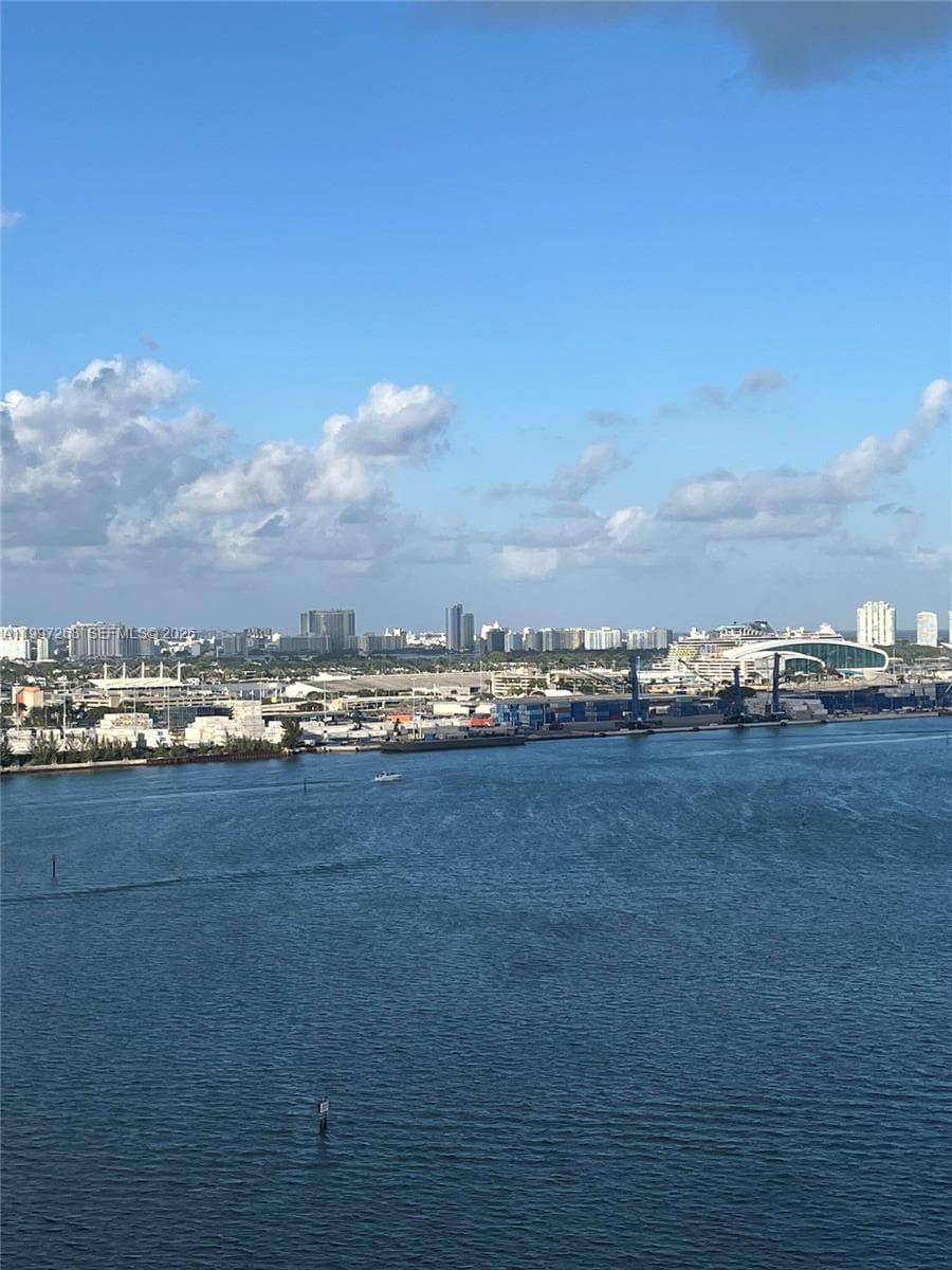 808 Brickell Key Dr # 2002, Miami FL 33131 — 29