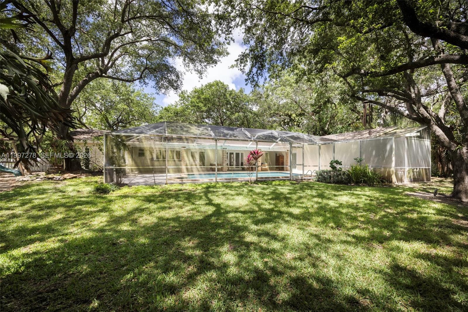 16167 SW 74th Pl, Palmetto Bay FL 33157 — 25