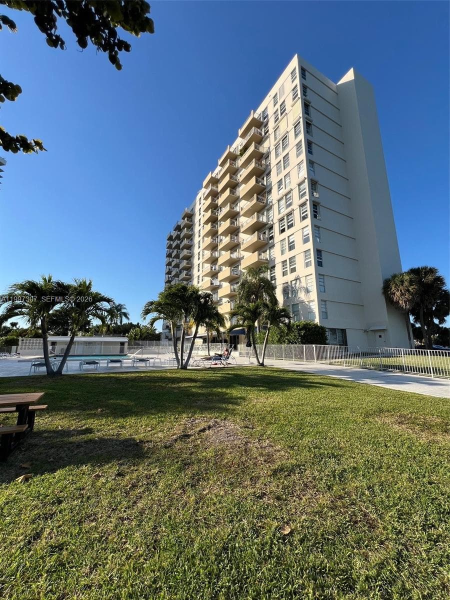 880 NE 69th St # 11M, Miami FL 33138 — 5