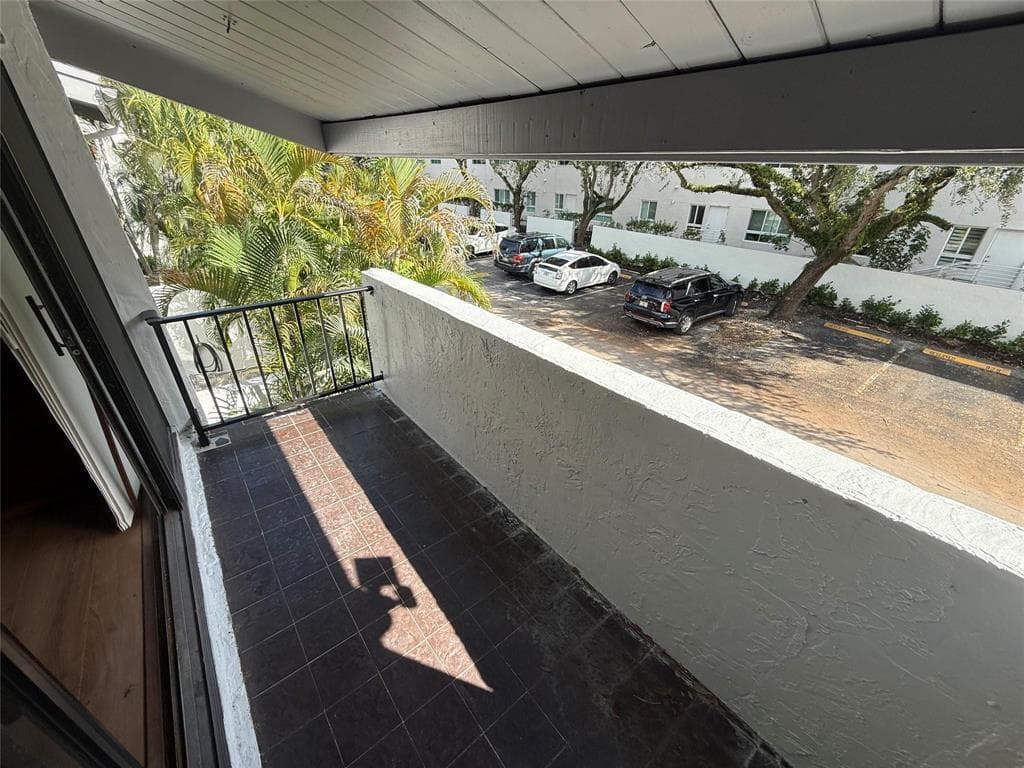 19428 NE 26th Avenue # 103b, Miami FL 33180 — 24