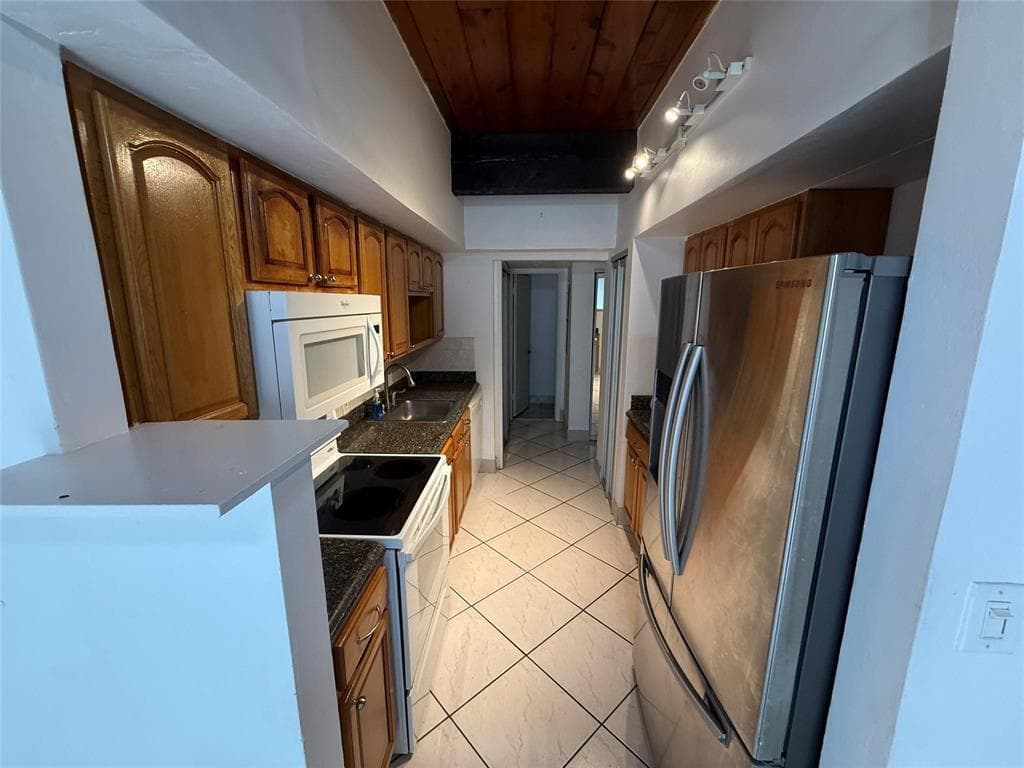 19428 NE 26th Avenue # 103b, Miami FL 33180 — 4