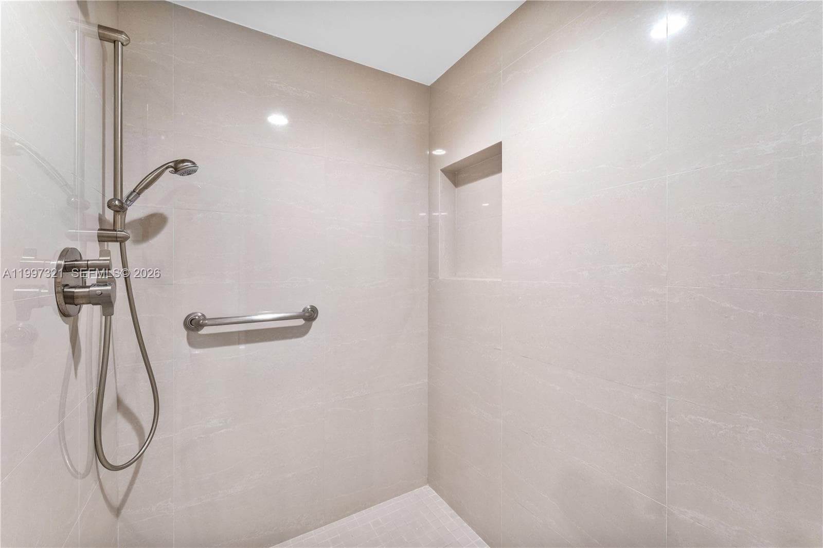 791 Crandon Blvd # 405, Key Biscayne FL 33149 — 19