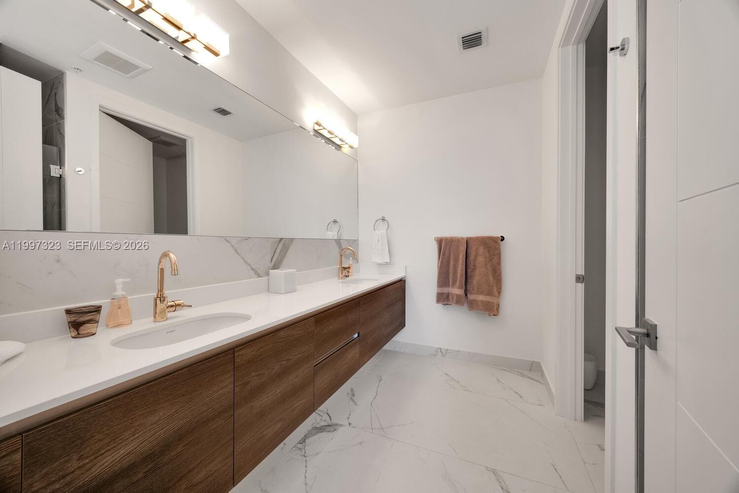 301 Altara Ave, Coral Gables FL 33146 — 42