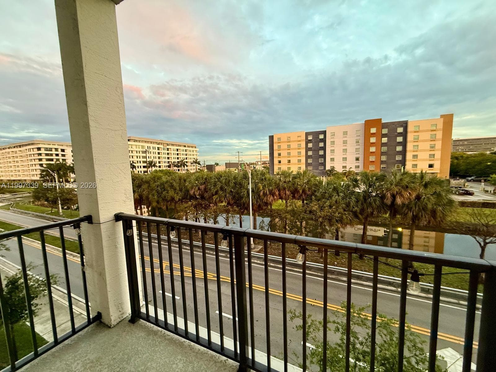 8001 NW 41st St # 305, Doral FL 33166 — 3