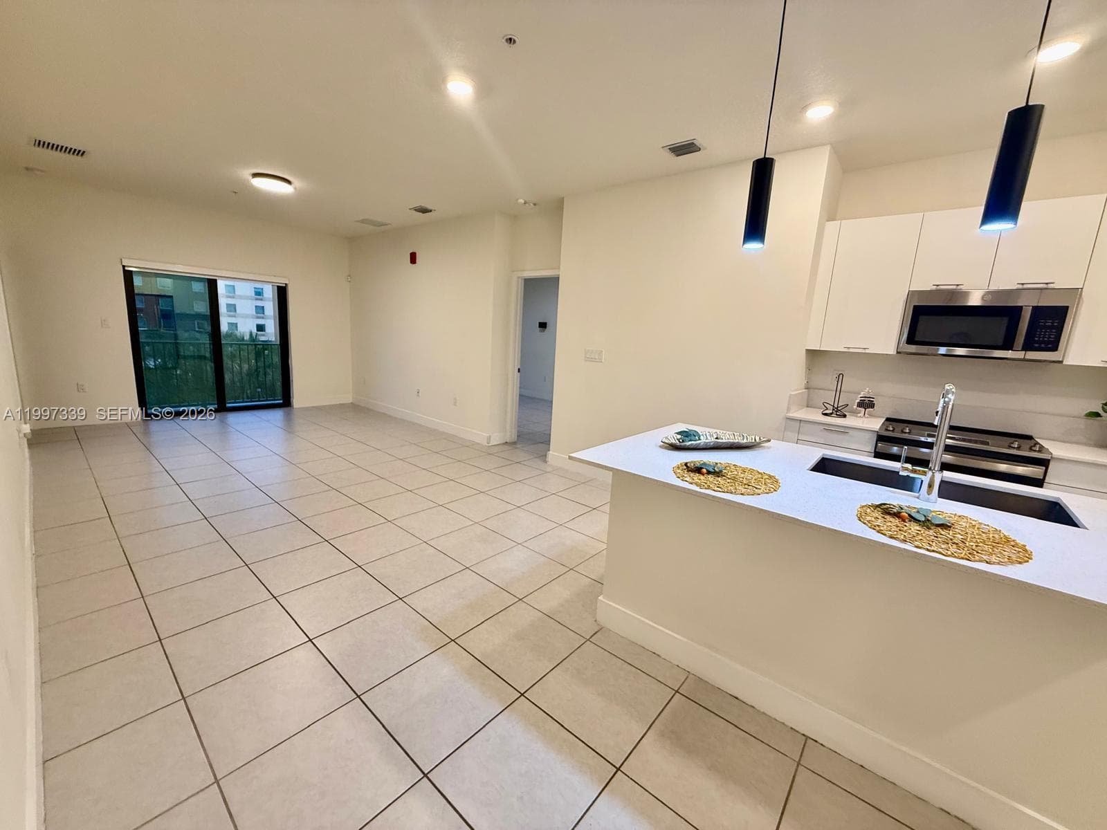8001 NW 41st St # 305, Doral FL 33166 — 4