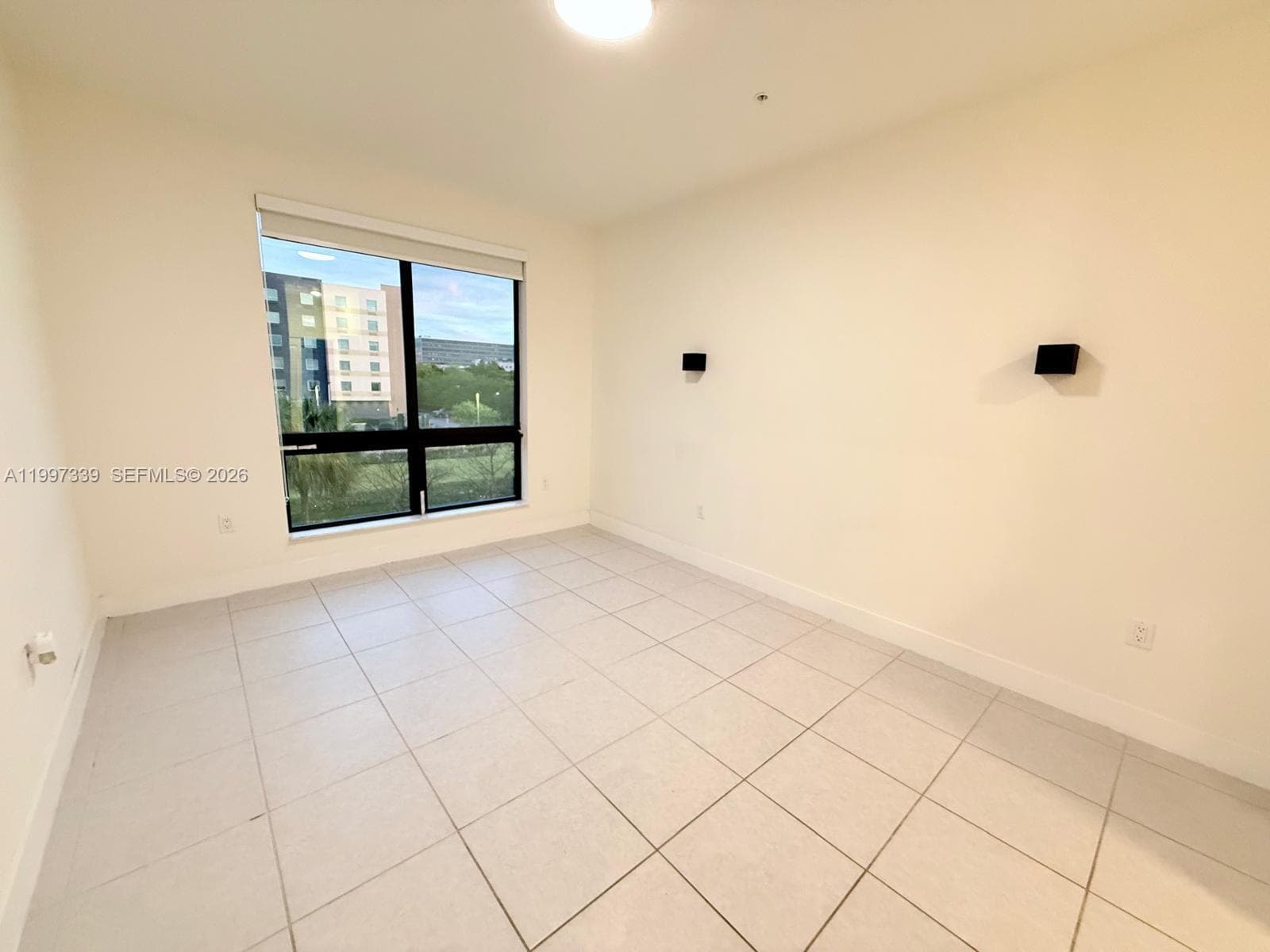 8001 NW 41st St # 305, Doral FL 33166 — 8