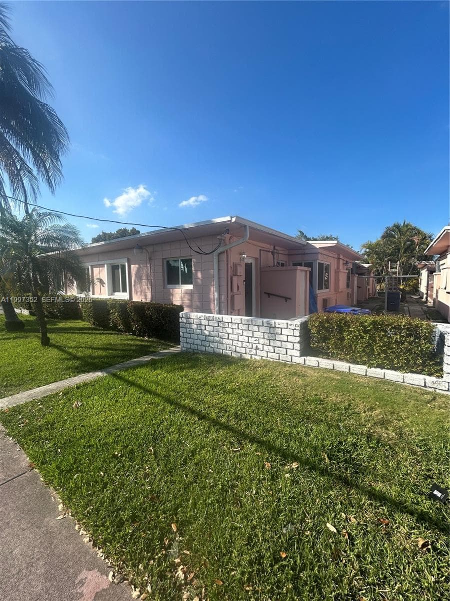 1795 Calais Dr # 4, Miami Beach FL 33141 — 3