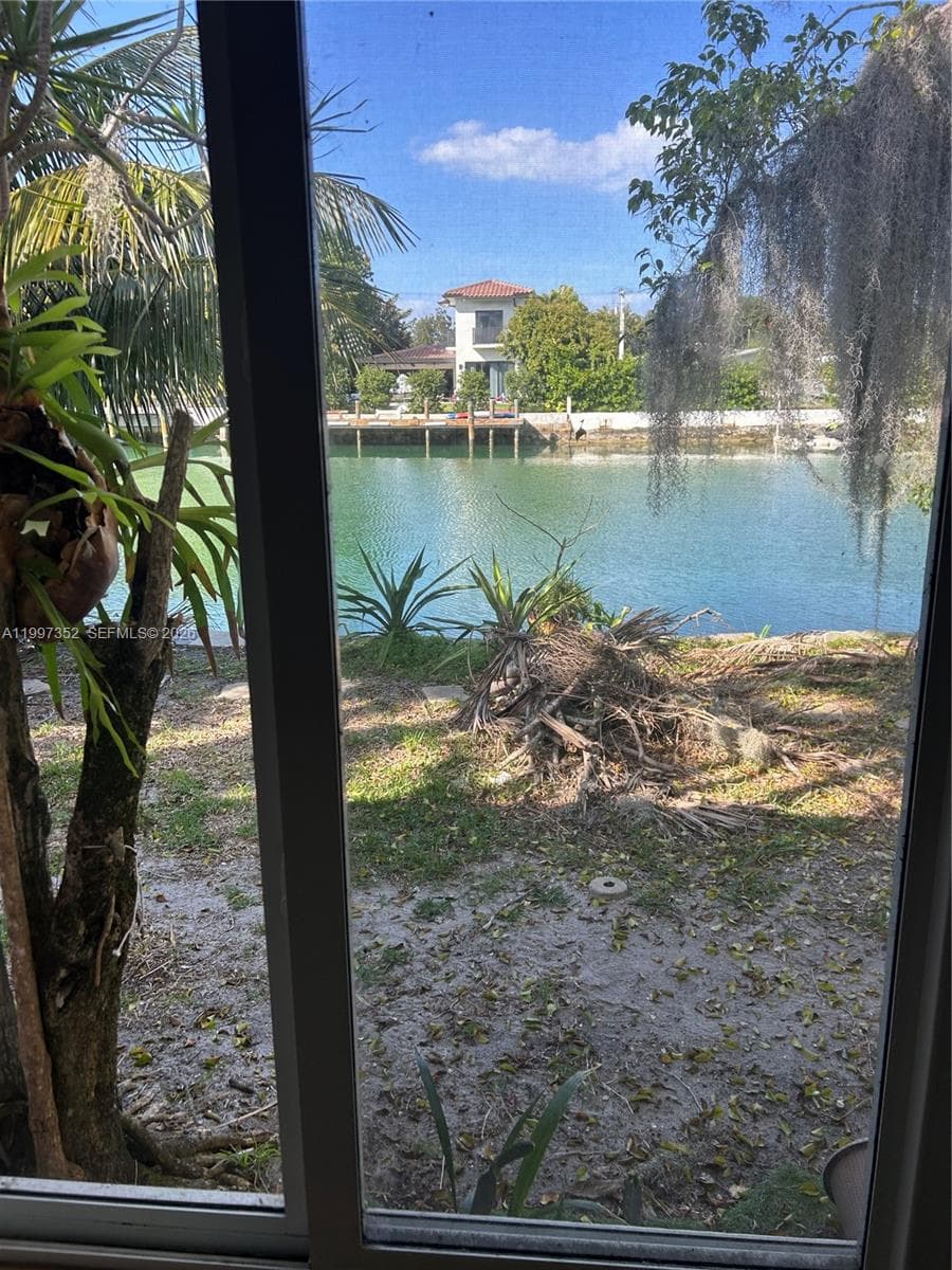 1795 Calais Dr # 4, Miami Beach FL 33141 — 1