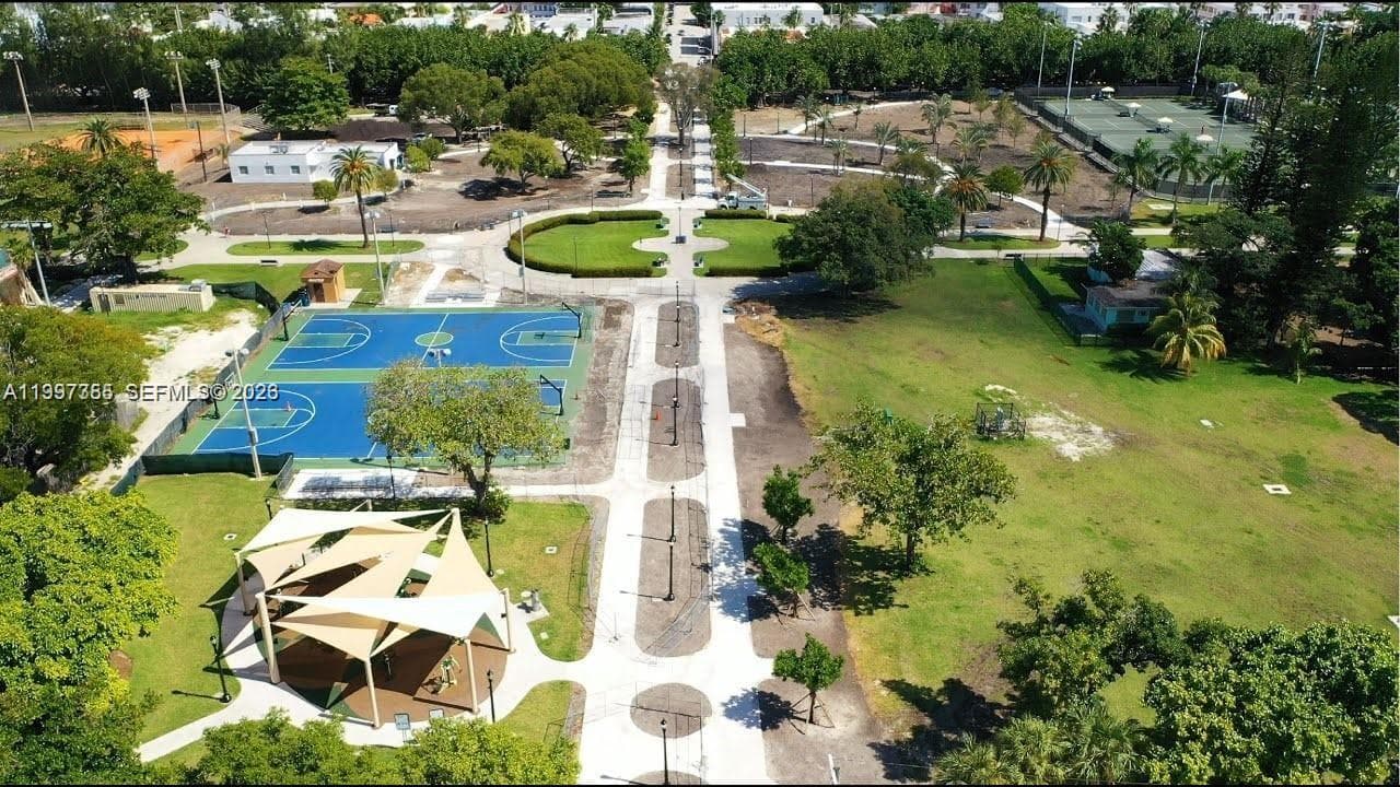 601 11th St # 206, Miami Beach FL 33139 — 12