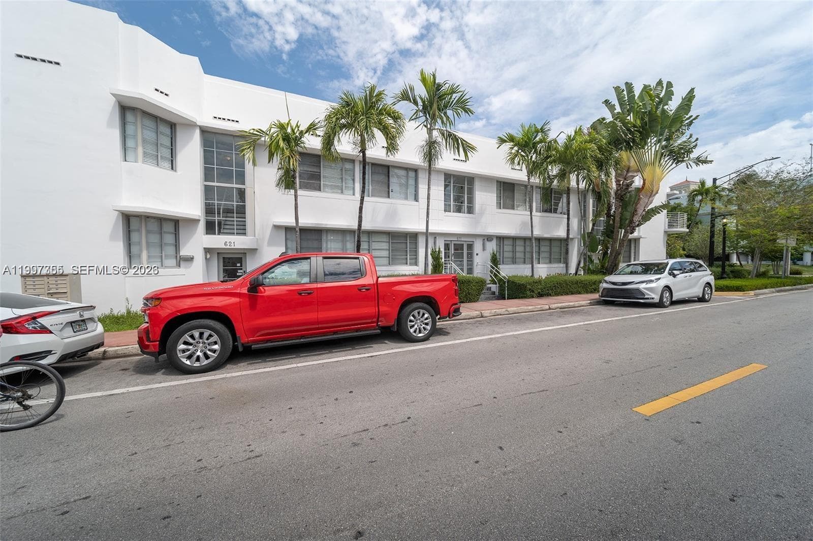 601 11th St # 206, Miami Beach FL 33139 — 9