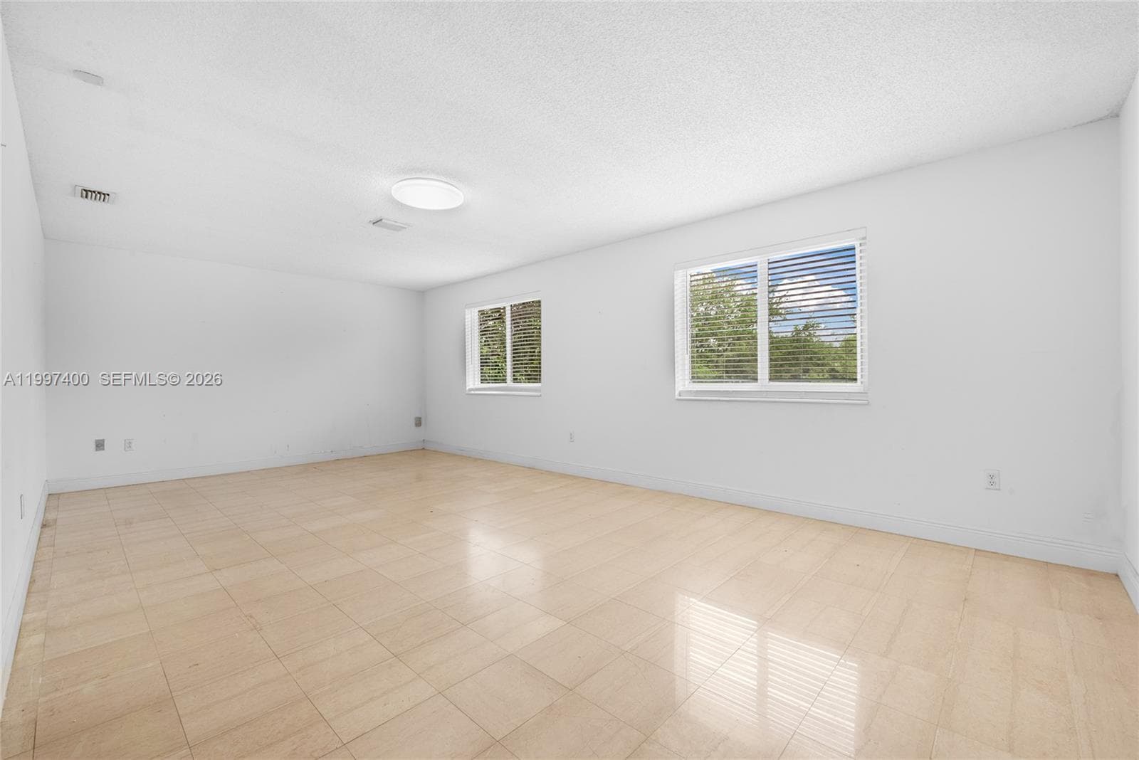 8724 NW 189th Ter, Hialeah FL 33018 — 12