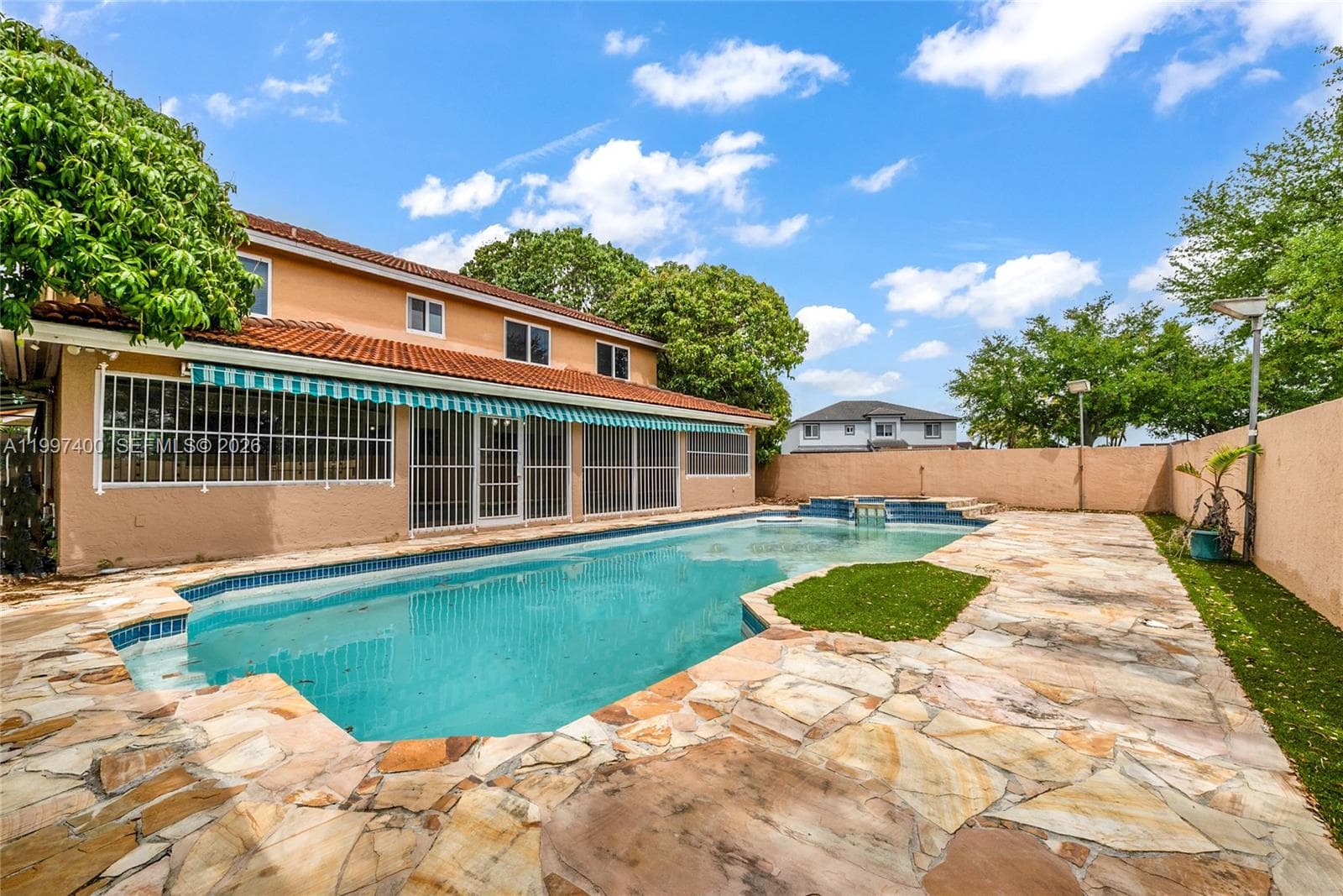 8724 NW 189th Ter, Hialeah FL 33018 — 10