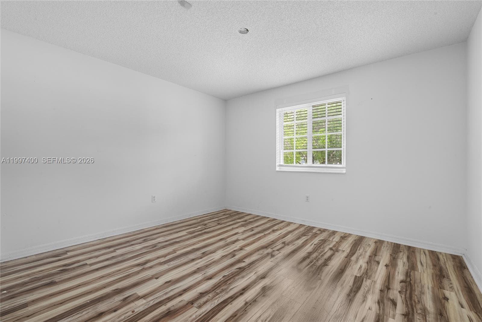 8724 NW 189th Ter, Hialeah FL 33018 — 18